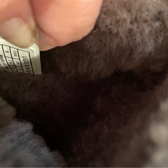 UGG Women’s Tall Boots
Size 9 M
Color Gray - Picture 6 of 6